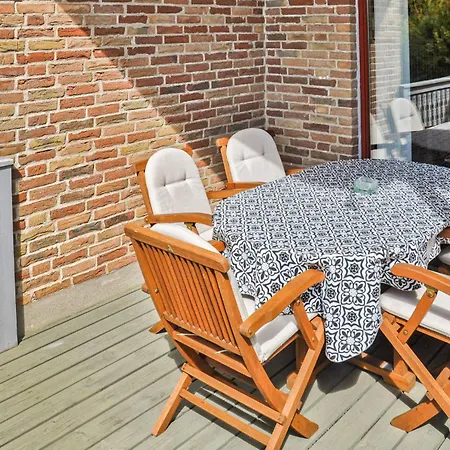 בית נופש Awesome Home In Egernsund With Sauna